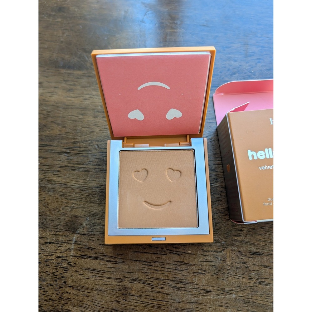 Benefit Hello Happy Velvet Powder Foundation Shade 9 | New in Box | Full Size